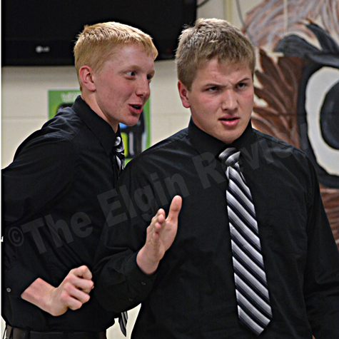 Kenny Bush and Alois Warner perform their State Championship duet in Elgin last week. Elgin Review photo