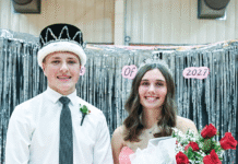 Crowns and roses at EPS EHS Homecoming King Queen 9431 4 col cmyk.web