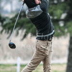 Golfers battle cold at Plainview